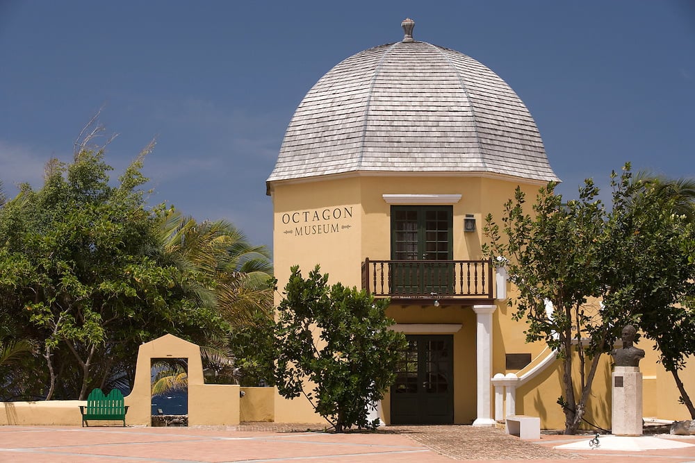 Octagon museum curacao