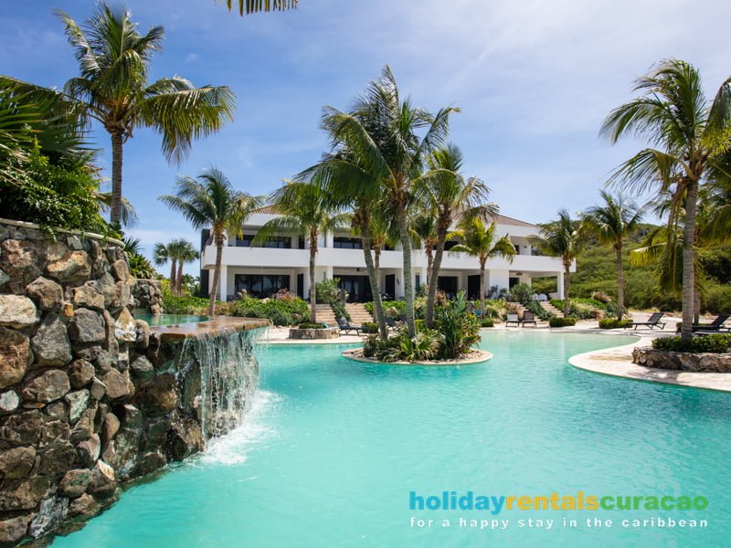 Resort met gezamelijk zwembad curacao