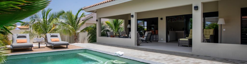 Nieuw! 4 persoons villa met privé zwembad op 3 minuten rijden van het strand van Jan Thiel en gelegen naast Marbella Estate.