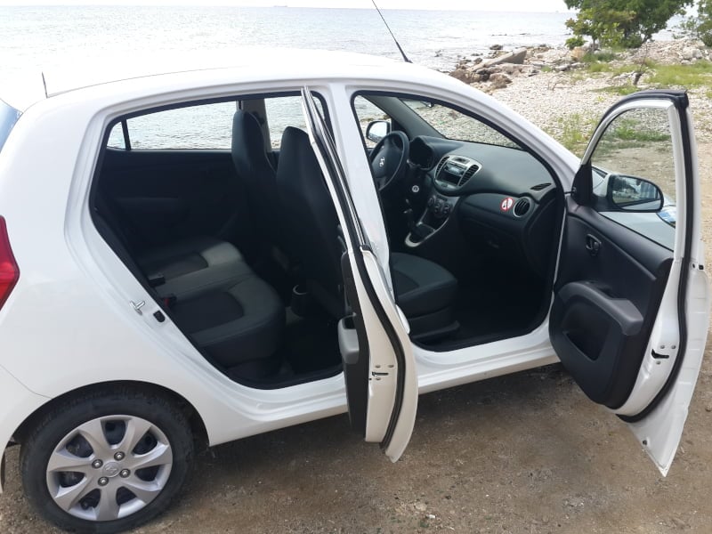Hyundai I10 5 deurs huren Curacao
