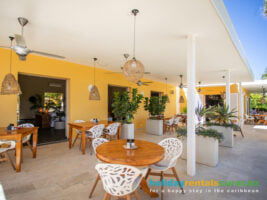 Restaurant The Tides Op Het Blue Bay Golf And Beach Resort